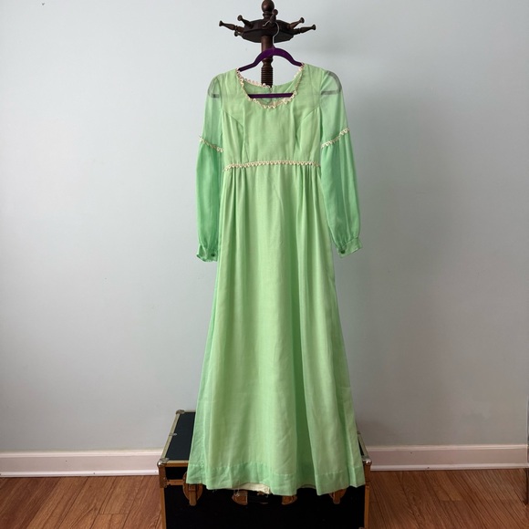 Dresses & Skirts - 🌿 Vintage 60s Green Prairie Maxi Dress Lace Trim Boho Romantic XS/S 🌿